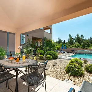  Apartament Matas - Srd315 By Interhome